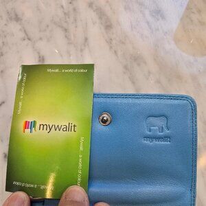 NWT My Walit